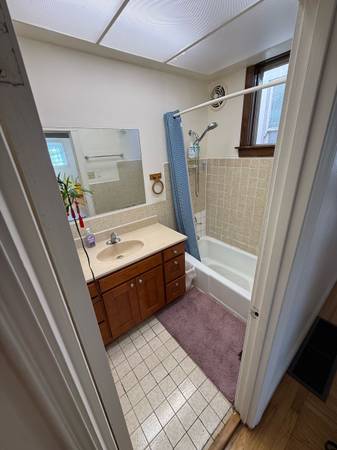Listing photo 1 of 4
