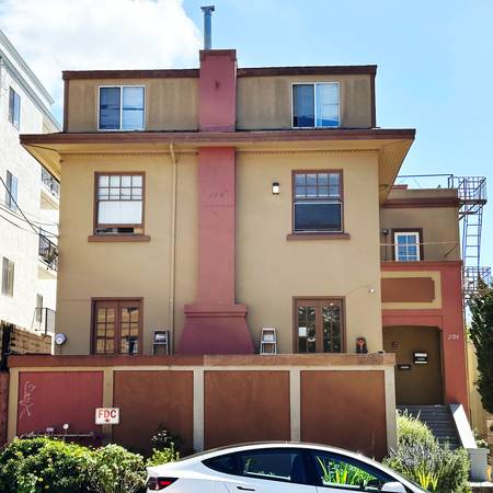 Listing photo 1 of 5