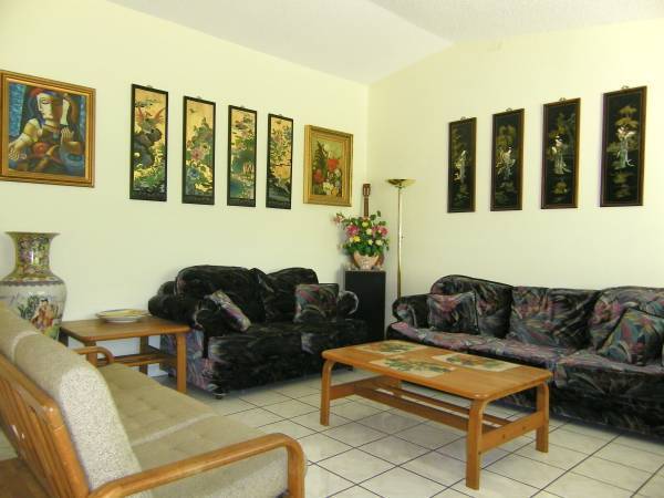 Listing photo 1 of 3