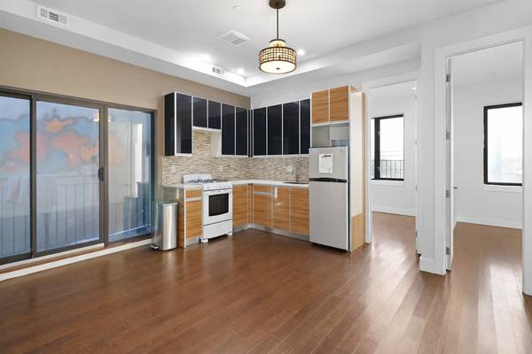 Listing photo 1 of 5