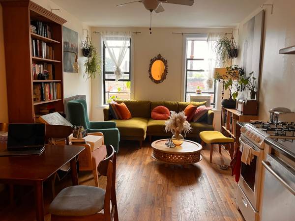 Listing photo 1 of 5