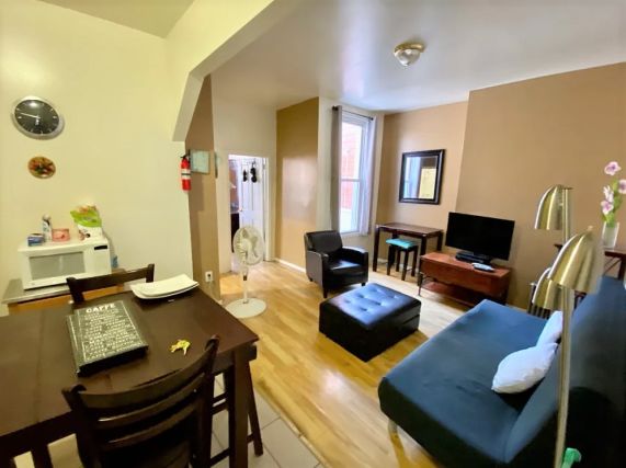 Listing photo 1 of 12