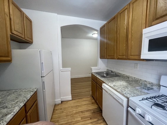 Listing photo 1 of 14