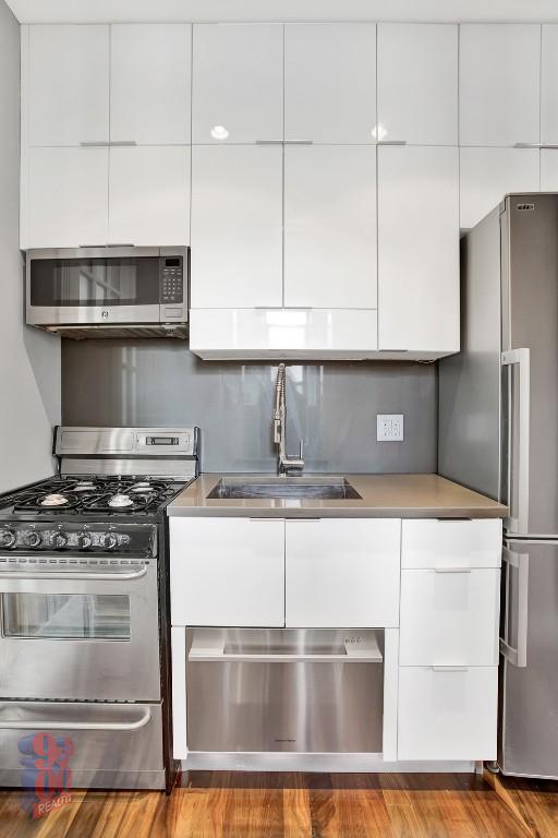 Listing photo 1 of 3