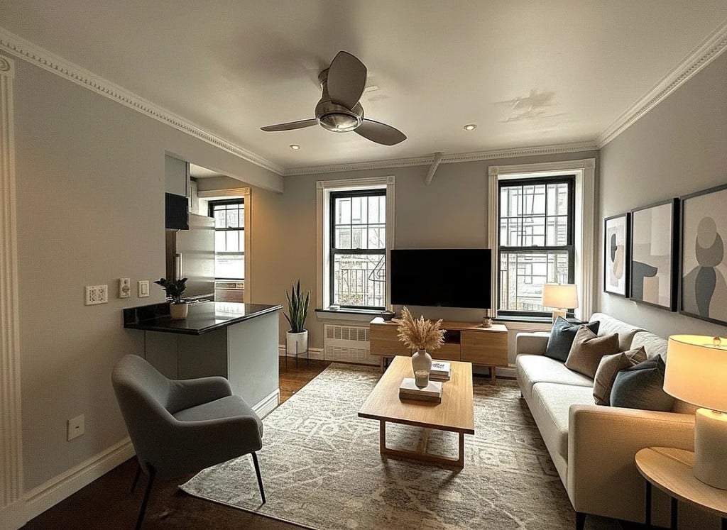 Listing photo 1 of 4