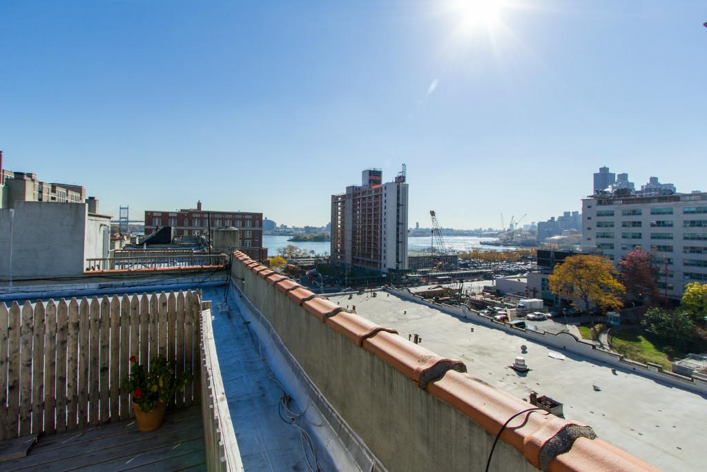 Listing photo 1 of 7