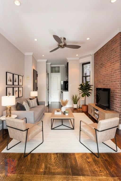 Listing photo 1 of 4