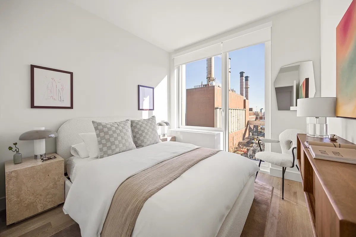 Listing photo 1 of 15