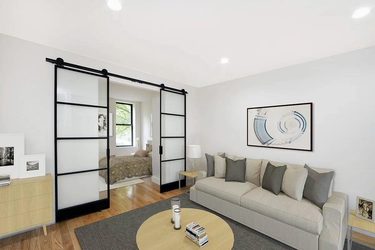 Listing photo 1 of 6