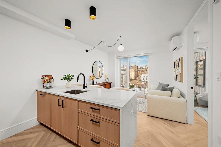 Listing photo 1 of 15