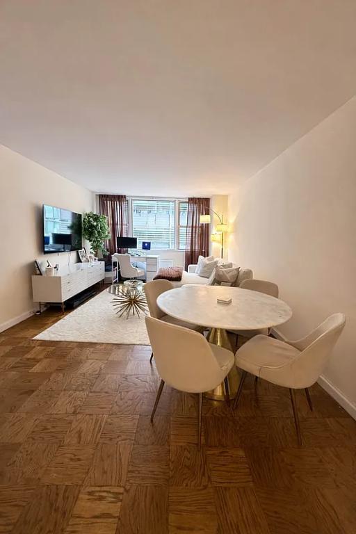 Listing photo 1 of 10