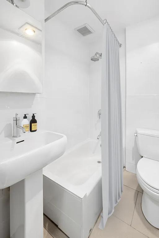 Listing photo 1 of 5