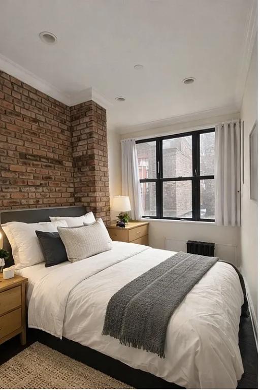 Listing photo 1 of 8