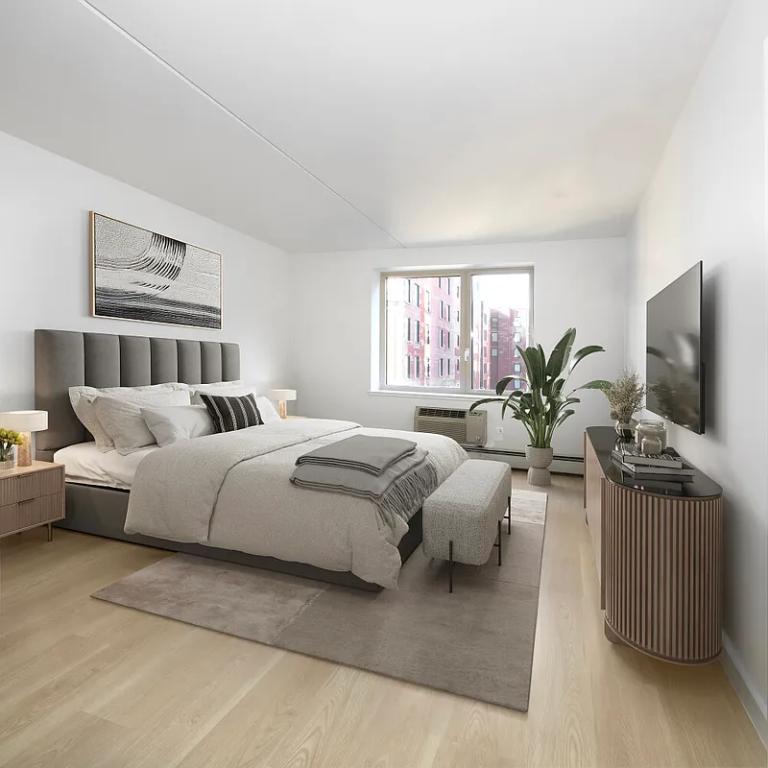 Listing photo 1 of 10