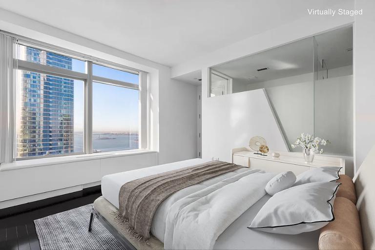 Listing photo 1 of 7