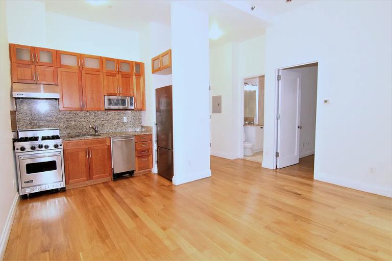 Listing photo 1 of 11