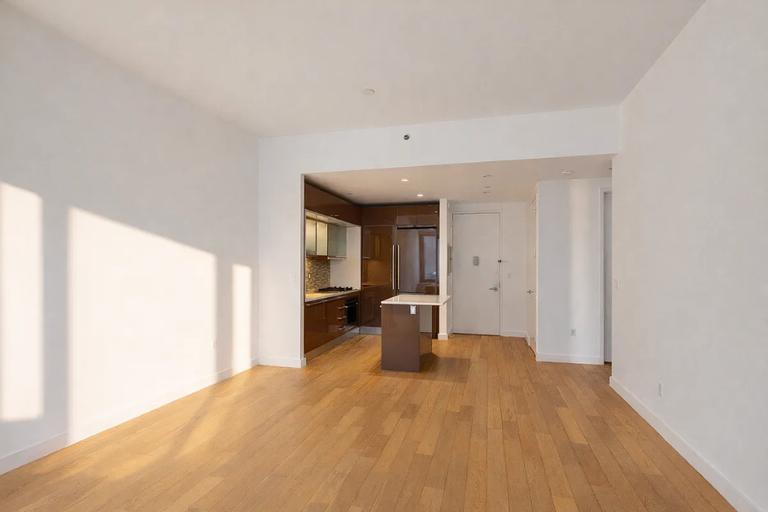 Listing photo 1 of 17