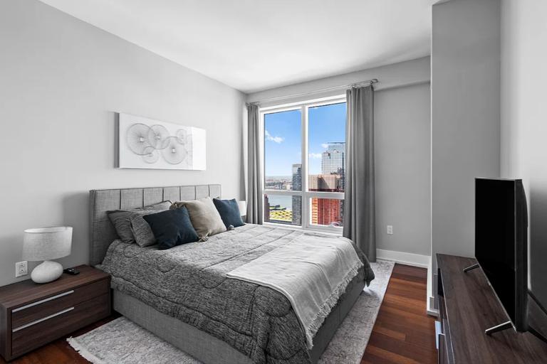 Listing photo 1 of 8