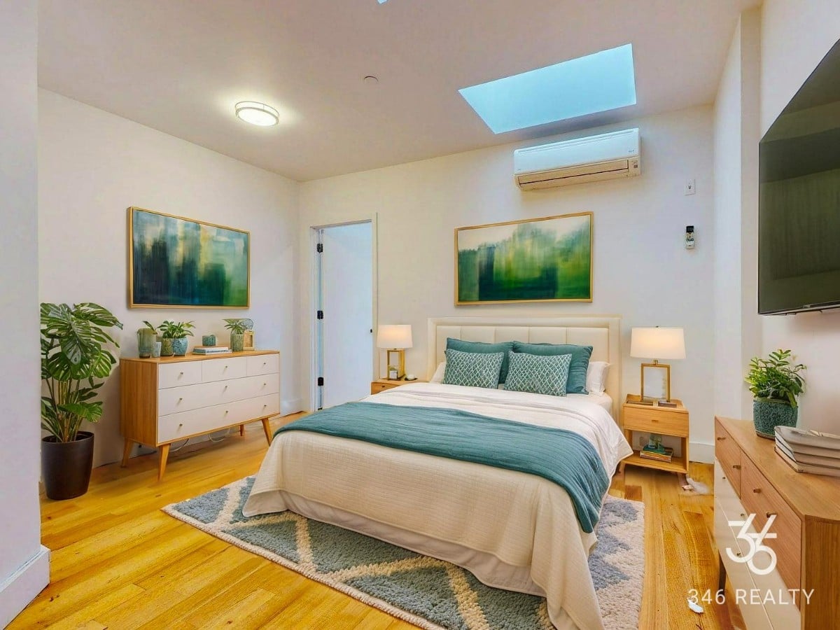 Listing photo 1 of 5