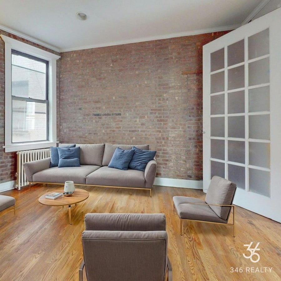 Listing photo 1 of 5