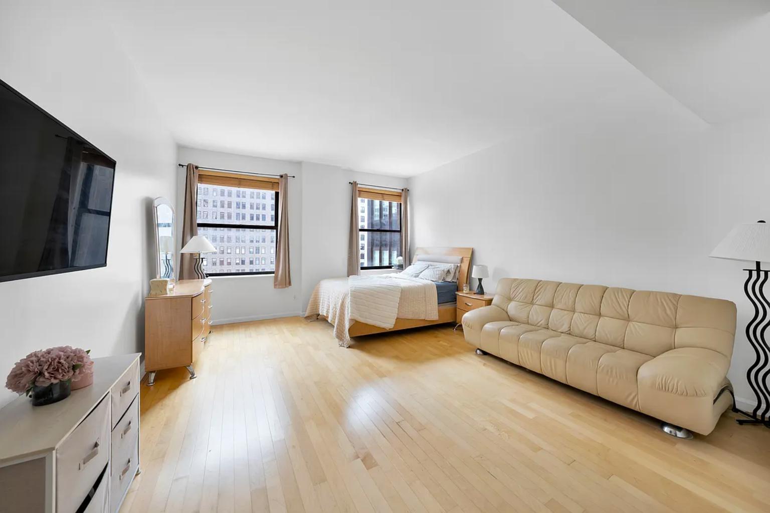 Listing photo 1 of 6