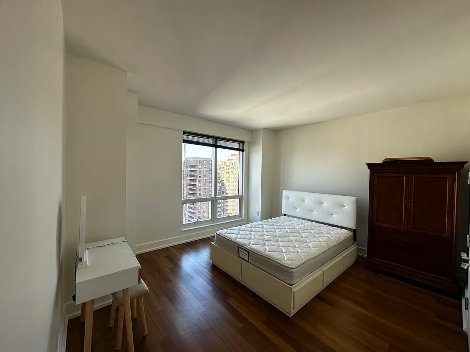 Listing photo 1 of 12