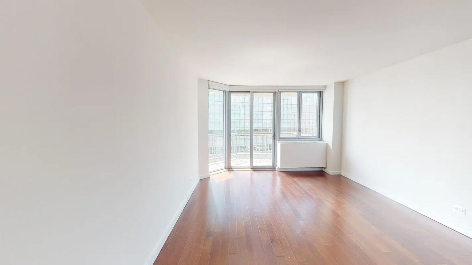 Listing photo 1 of 7