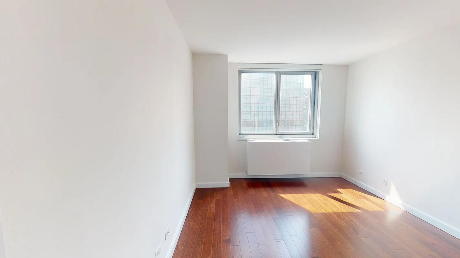 Listing photo 1 of 7