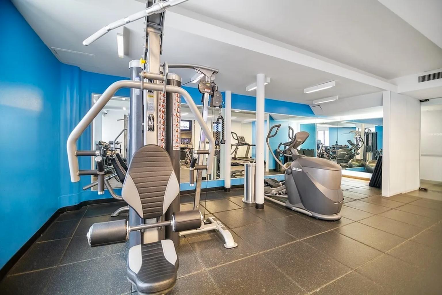 Listing photo 1 of 6