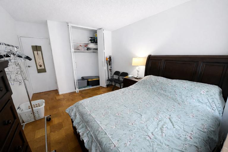 Listing photo 1 of 8