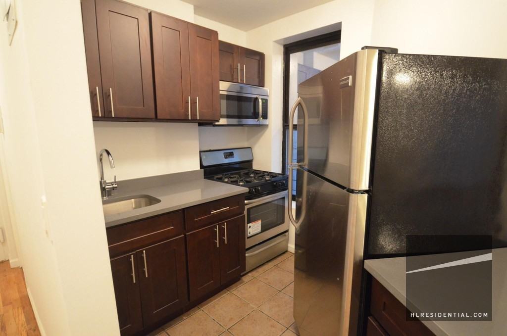 Listing photo 1 of 4