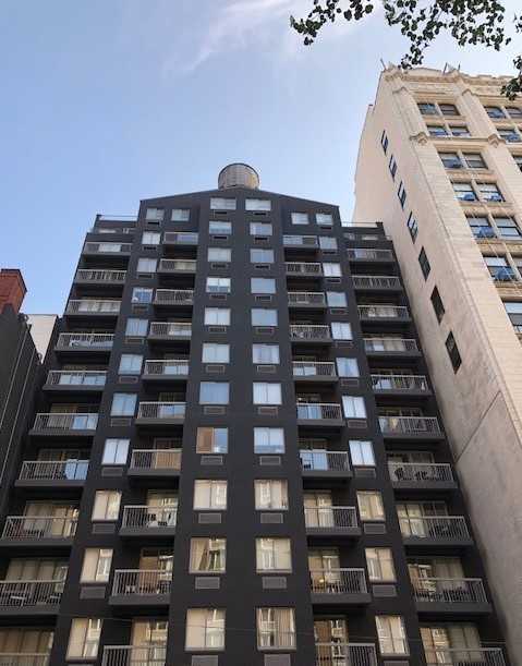 Listing photo 1 of 5