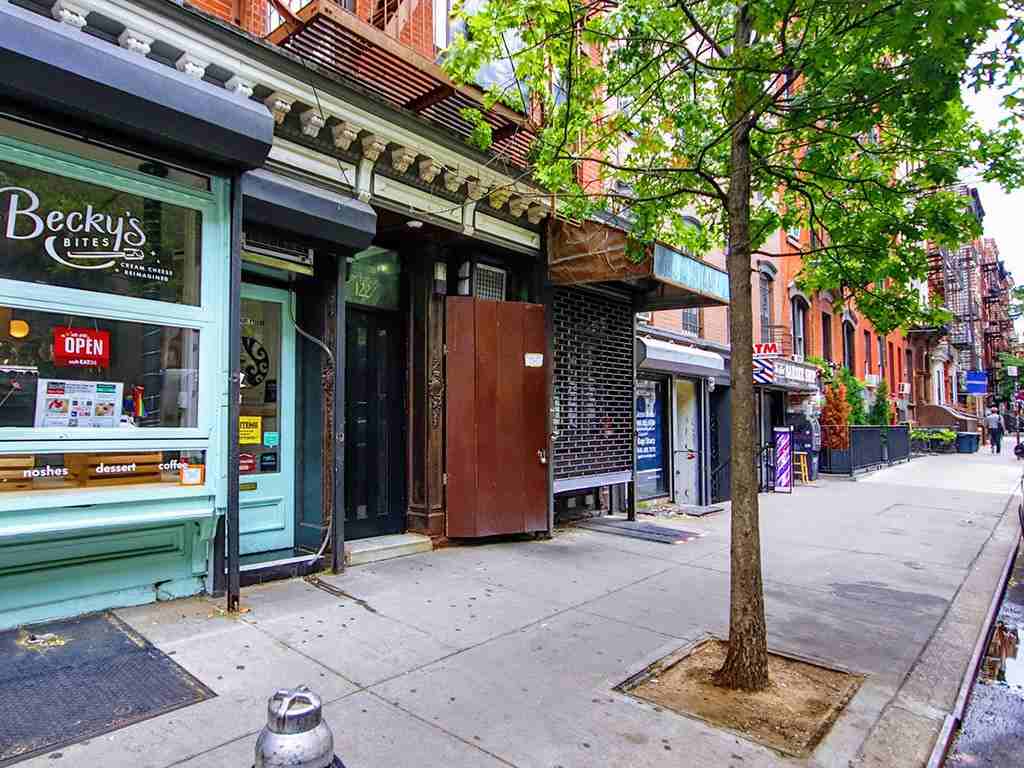 Listing photo 1 of 5