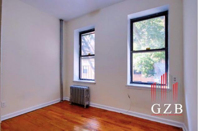 Listing photo 1 of 5