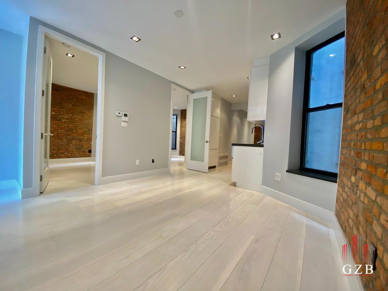 Listing photo 1 of 5