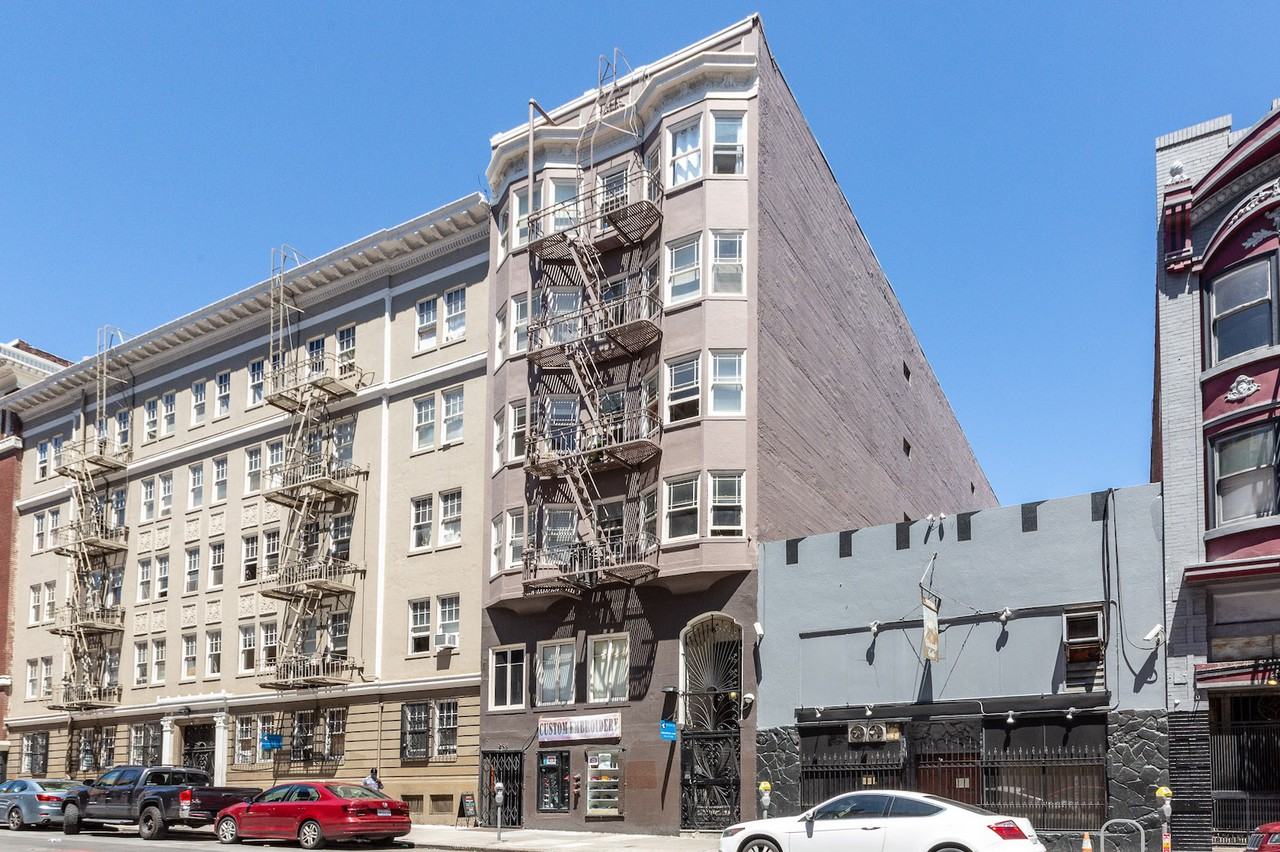 Listing photo 1 of 5
