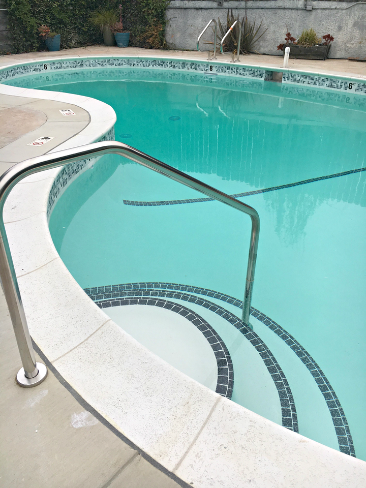 Listing photo 1 of 5