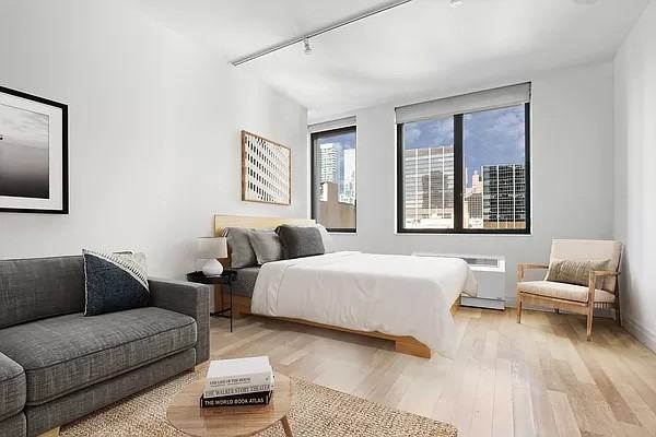 Listing photo 1 of 5