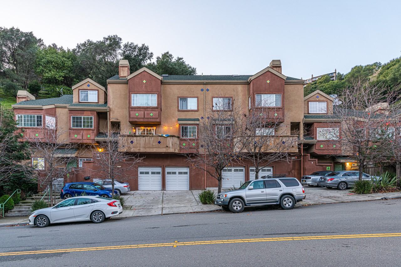 Listing photo 1 of 5