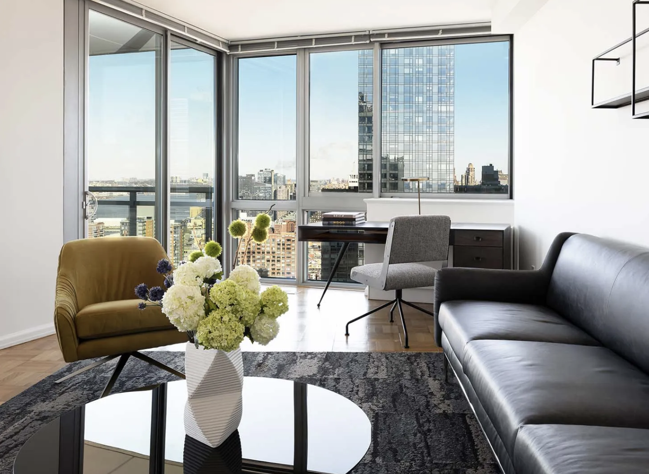 Listing photo 1 of 3