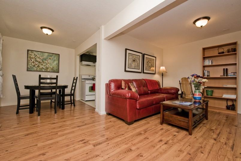 Listing photo 1 of 5