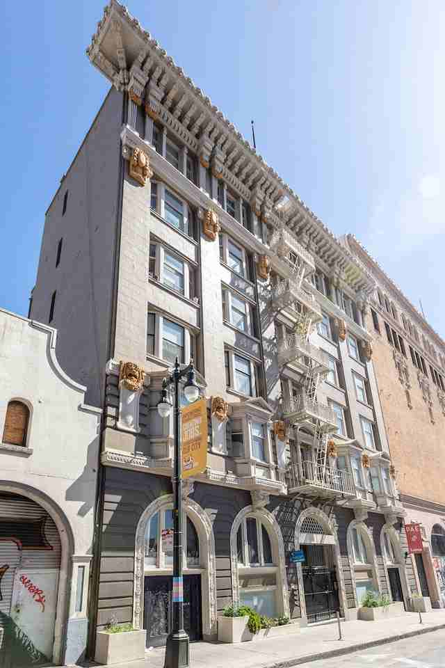 Listing photo 1 of 5