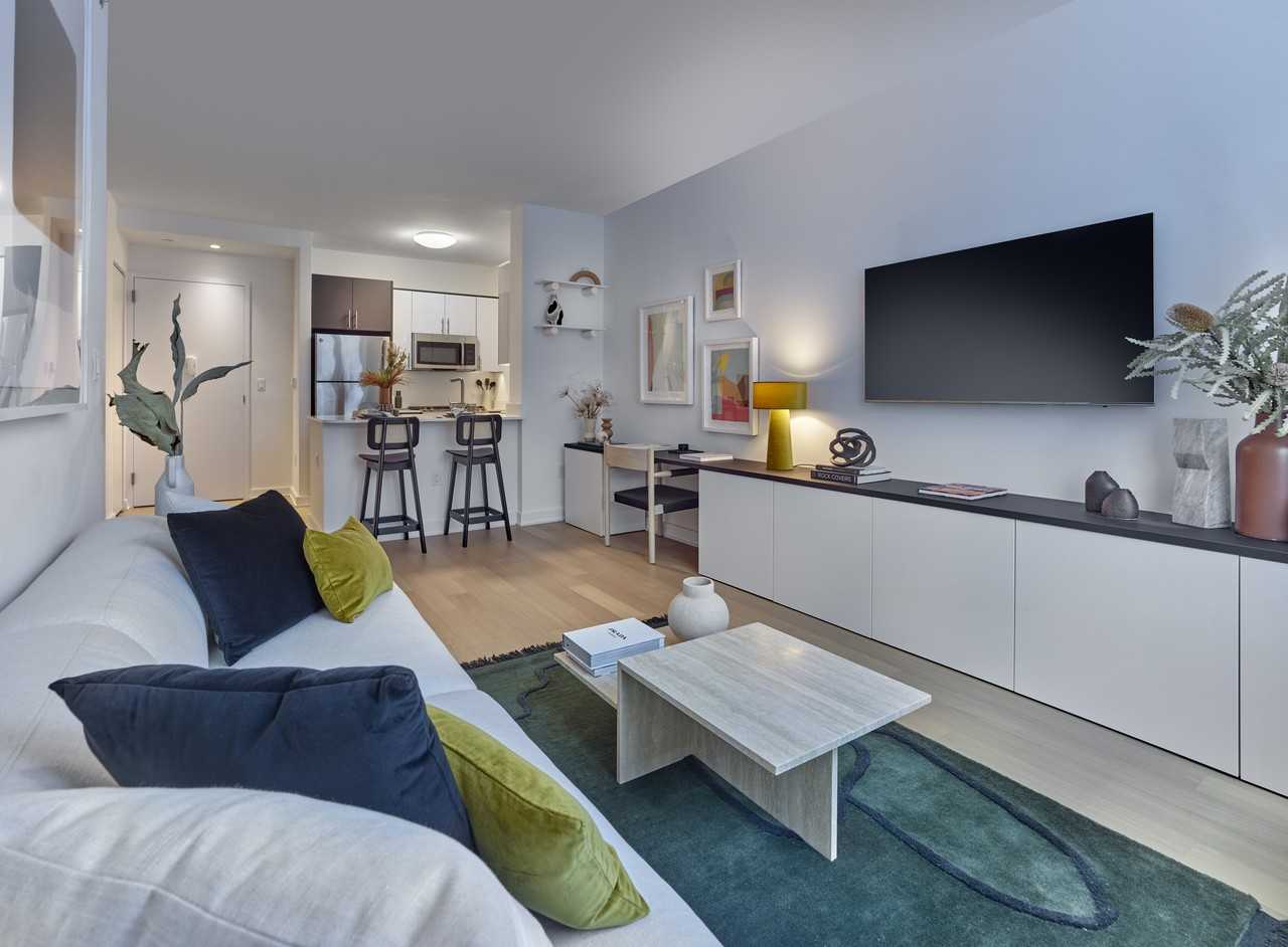 Listing photo 1 of 5