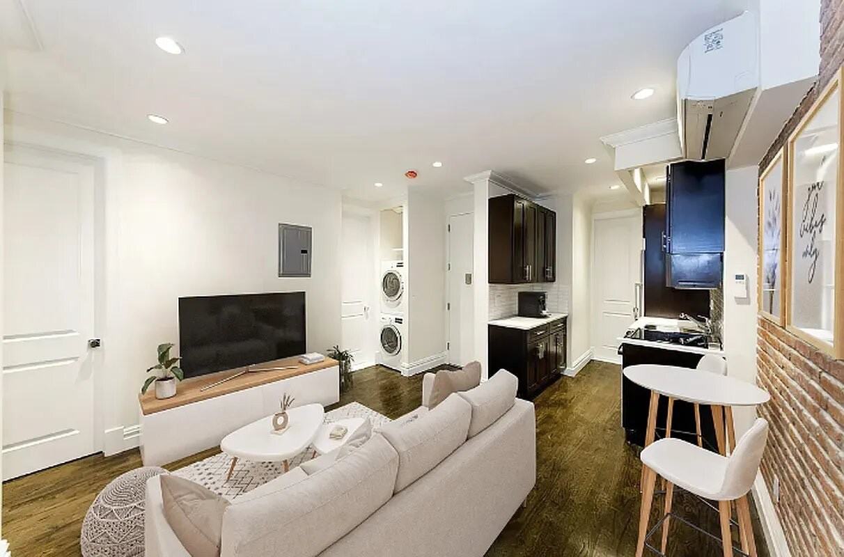 Listing photo 1 of 5