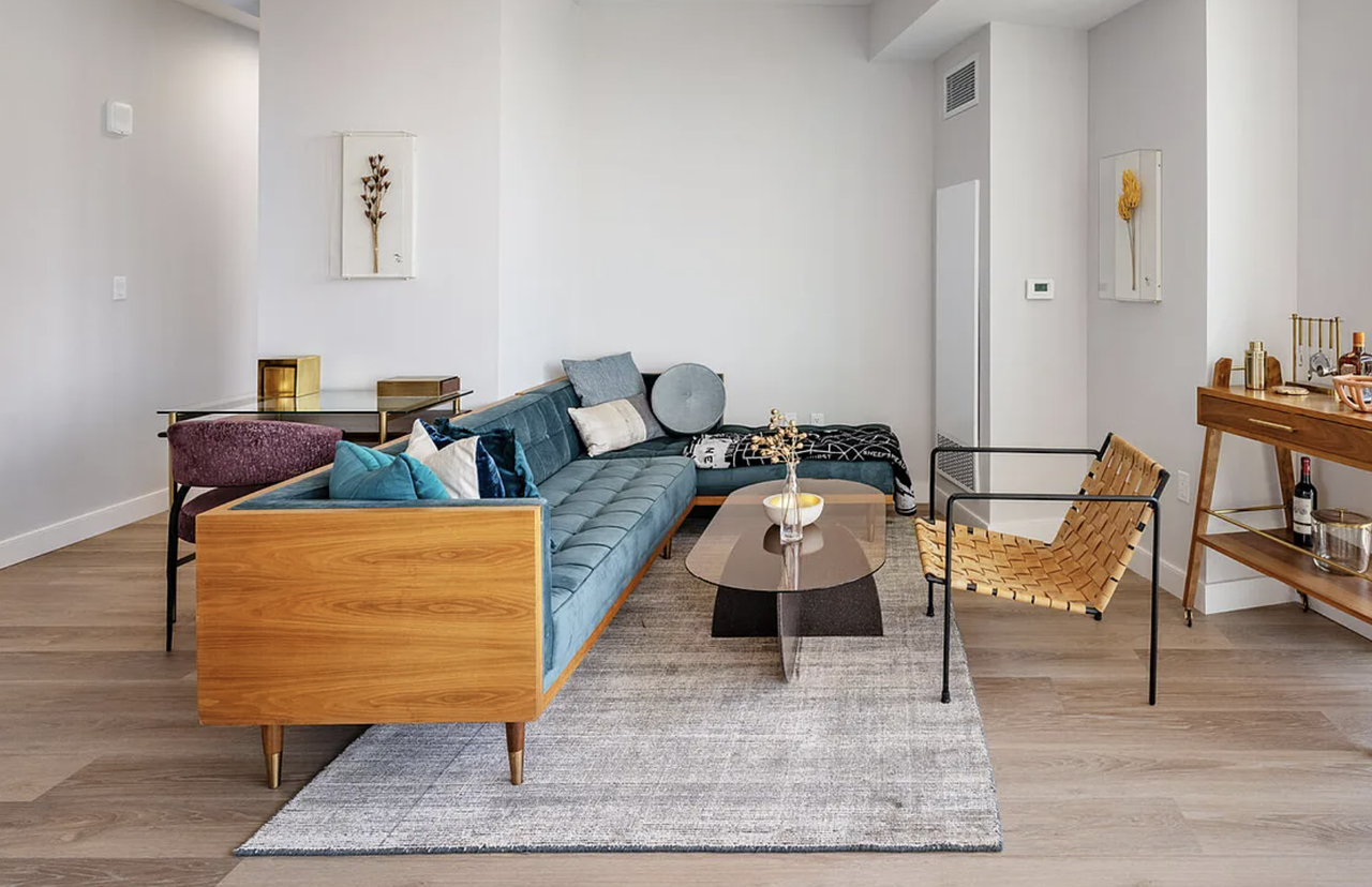 Listing photo 1 of 3