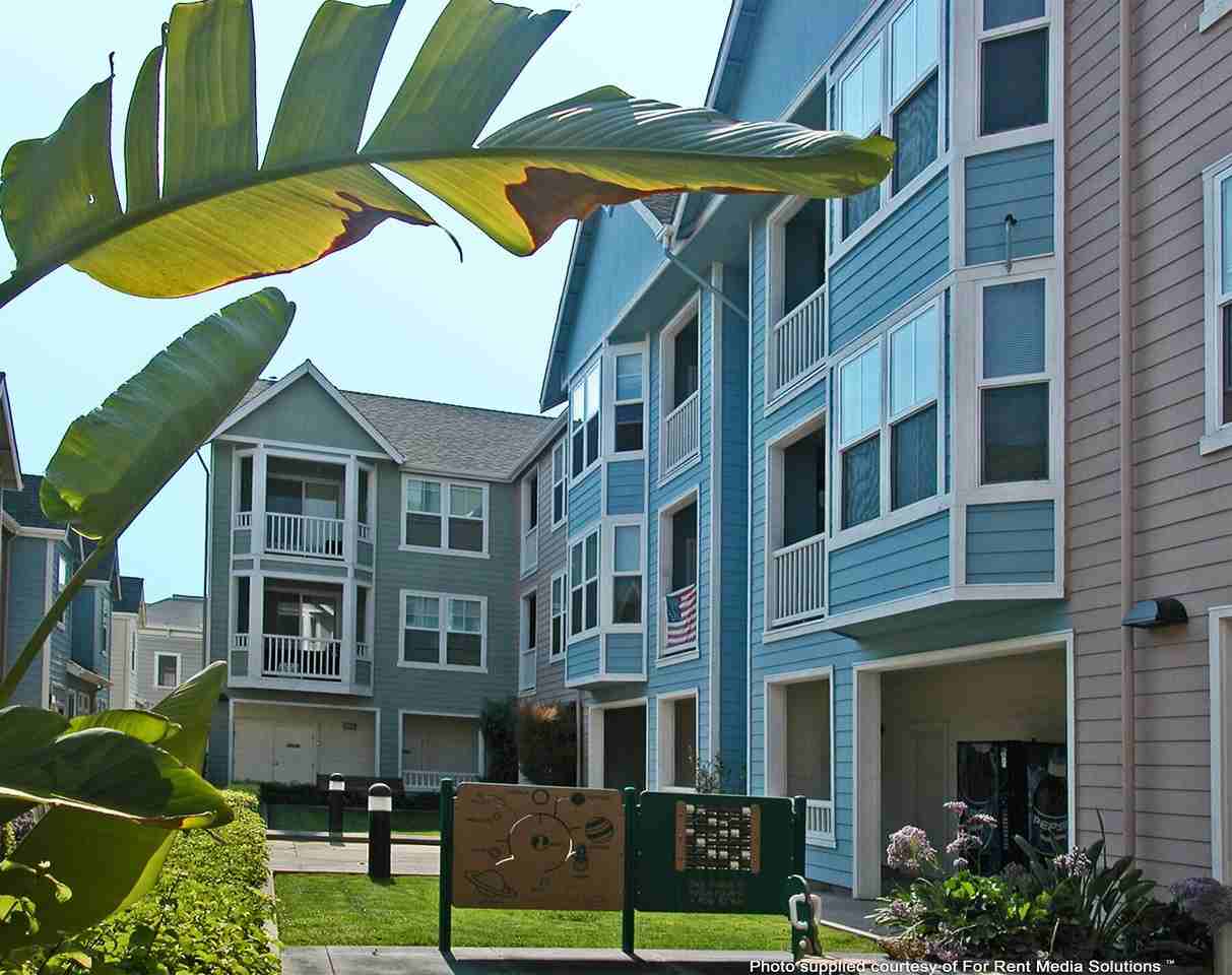 Listing photo 1 of 5