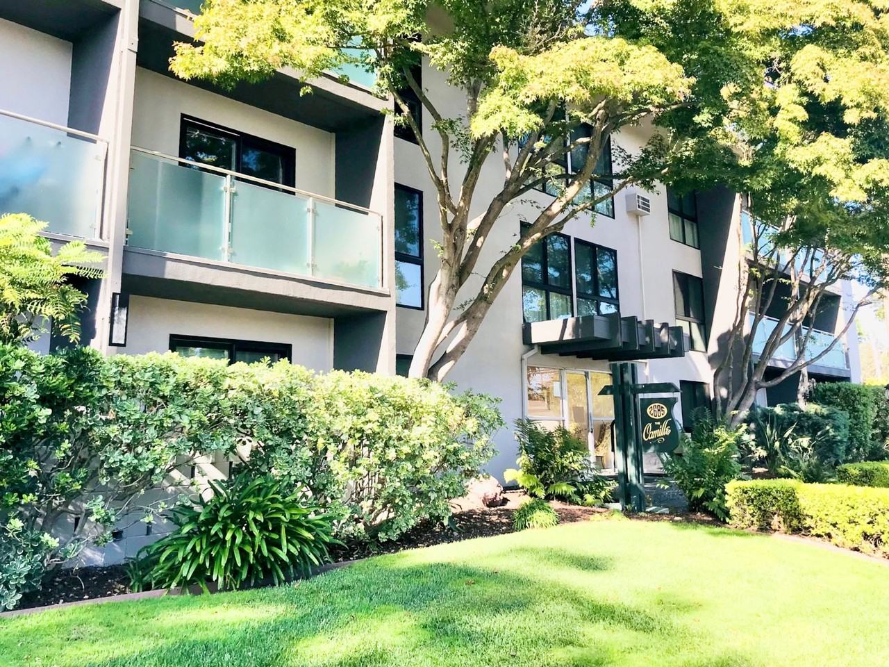 Listing photo 1 of 5
