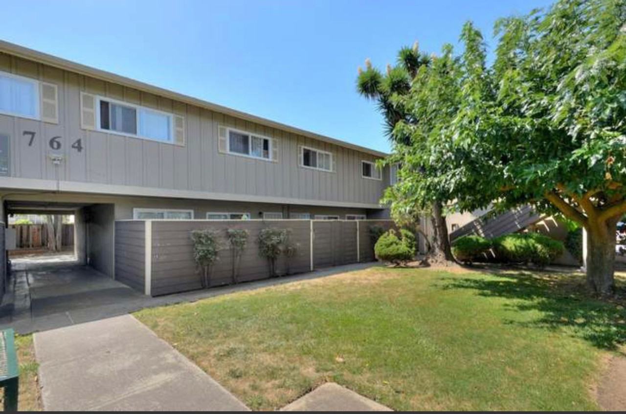 Listing photo 1 of 5