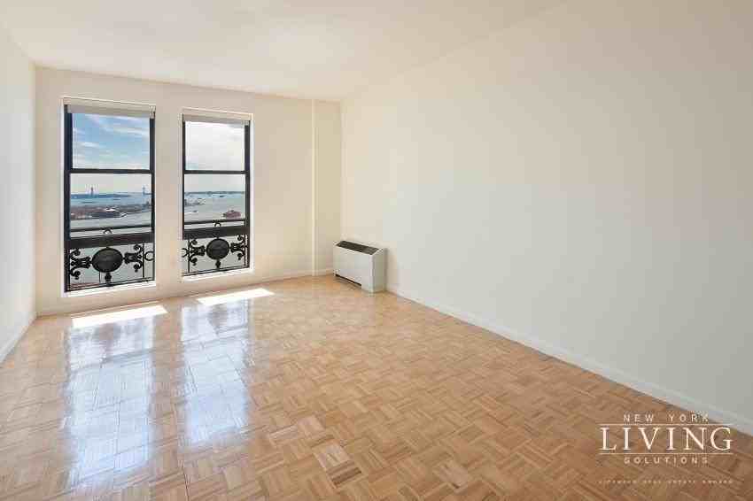 Listing photo 1 of 4