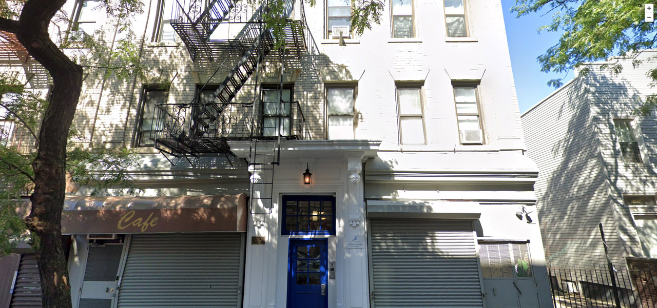 Listing photo 1 of 5